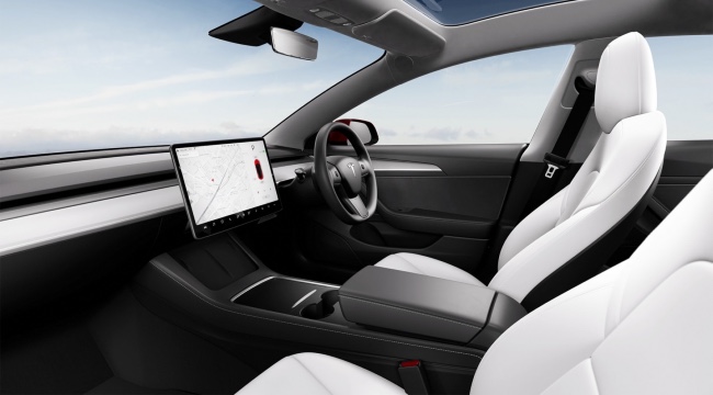 Who knew driving could be such a serene experience? Tesla Model 3 RWD interior.