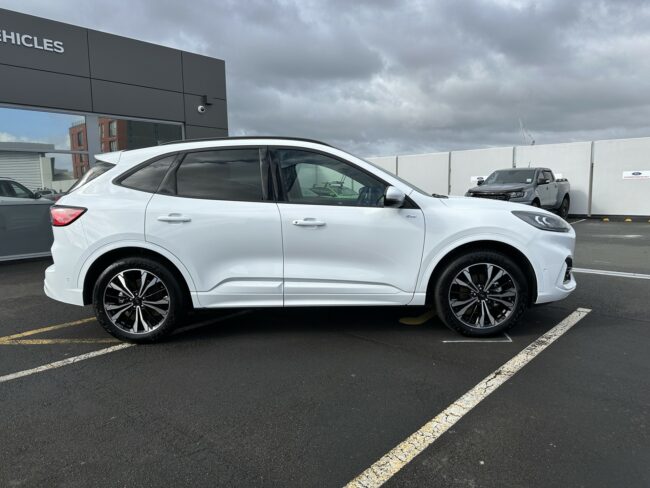 2023 Ford Escape St-Line X Awd Fhev 2 - Image 2