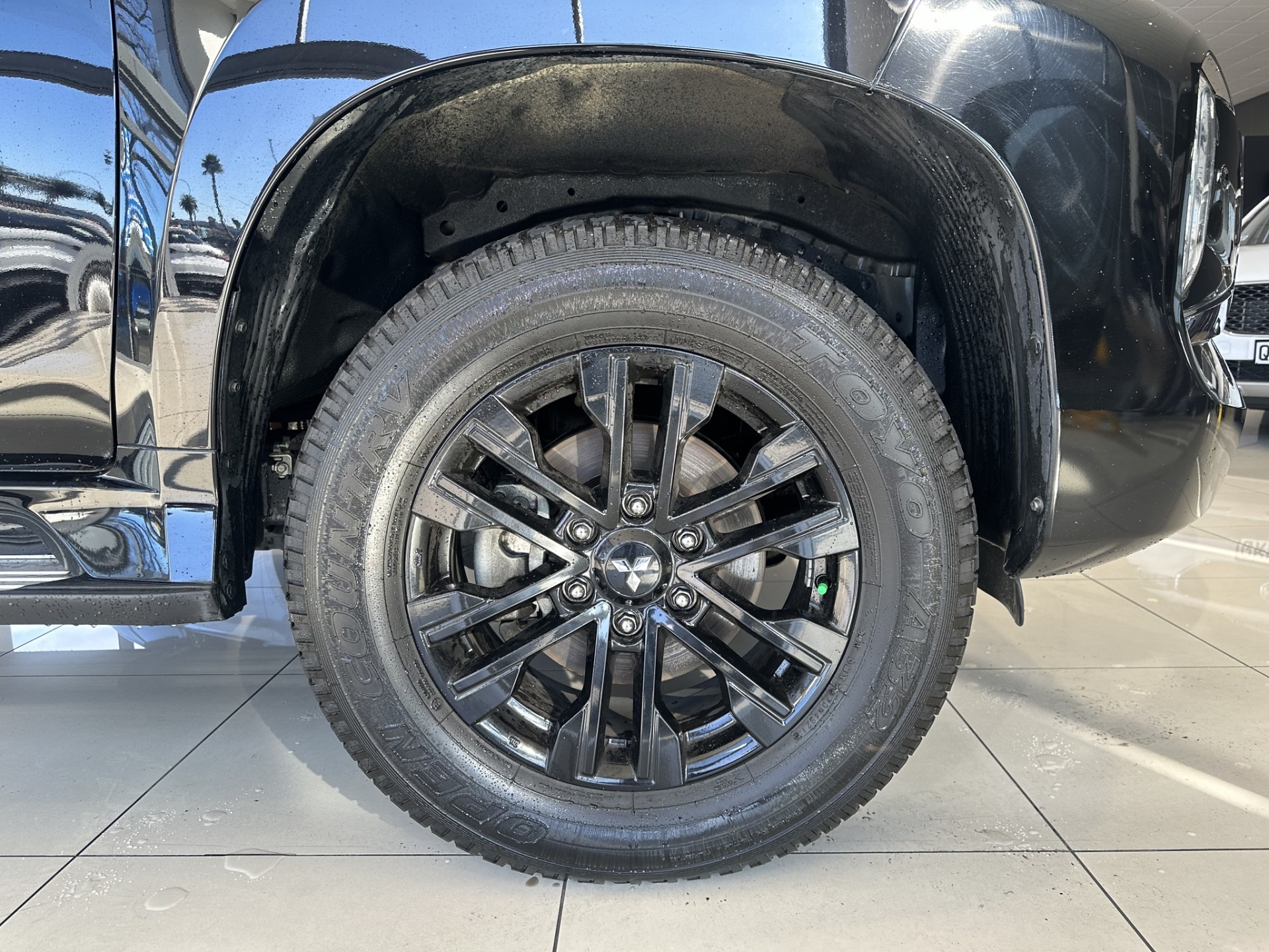 2022 Mitsubishi Pajero Sport Vrx 2.4D/4Wd/8At - Image 4