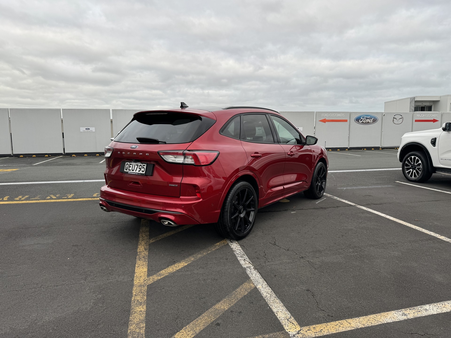 2023 Ford Escape St-Line X Awd Fhev 2 - Image 3