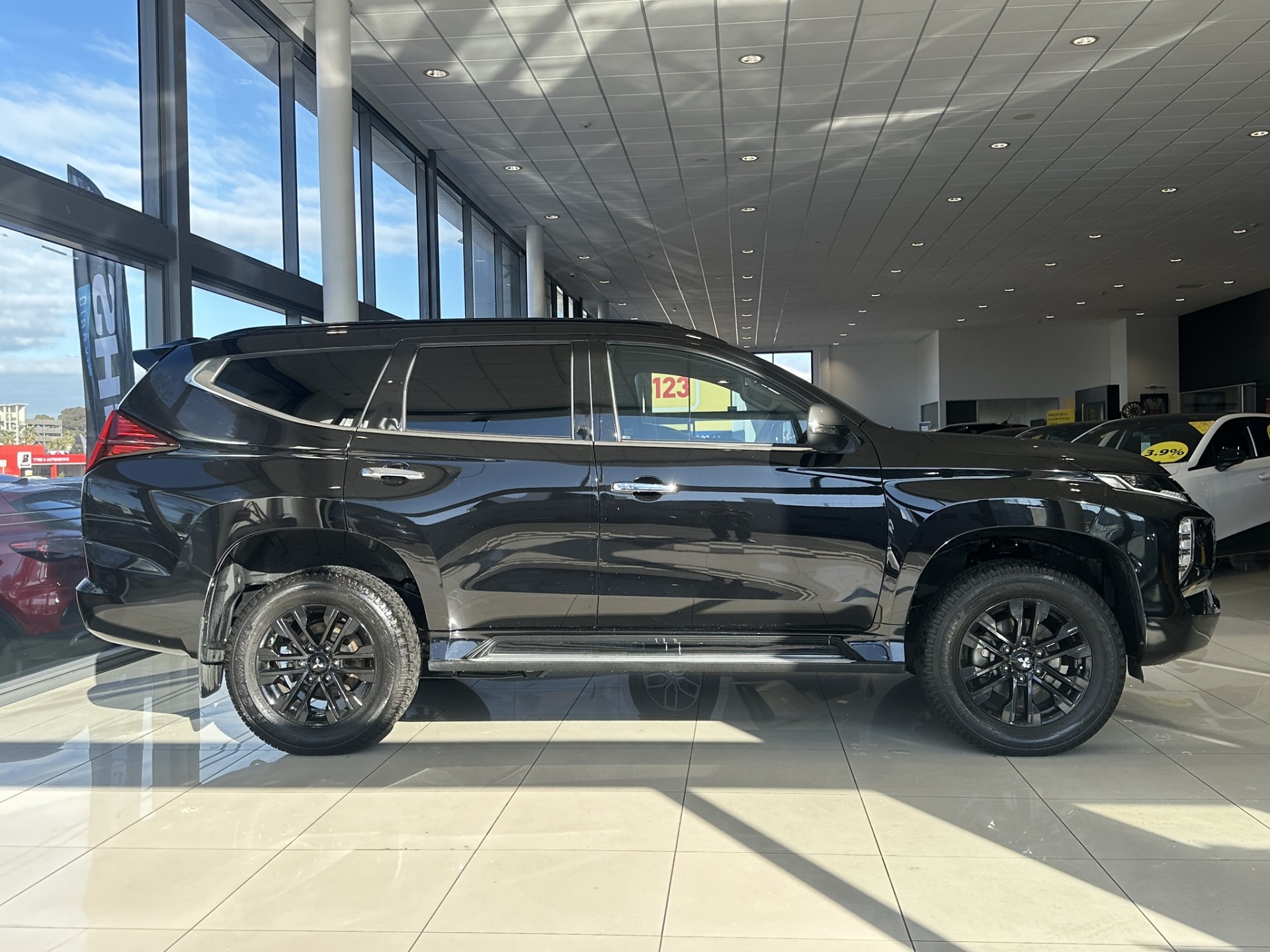 2022 Mitsubishi Pajero Sport Vrx 2.4D/4Wd/8At - Image 3