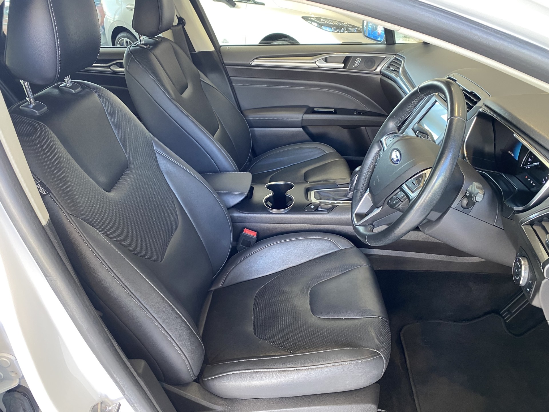 2020 Ford Mondeo Hybrid 2.0Ph/Hd Cvt - Image 11