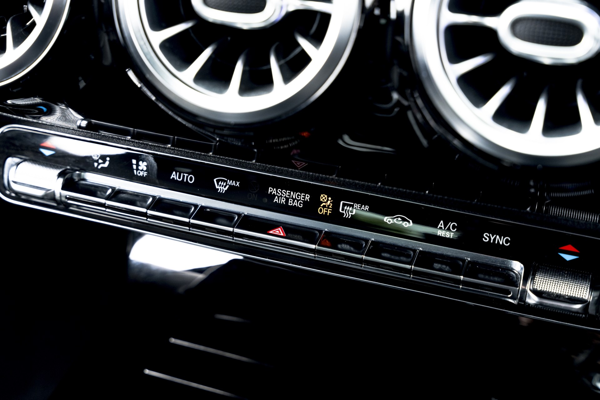 2020 Mercedes-Benz A 250 165kW Petrol Auto 4Matic - Image 12