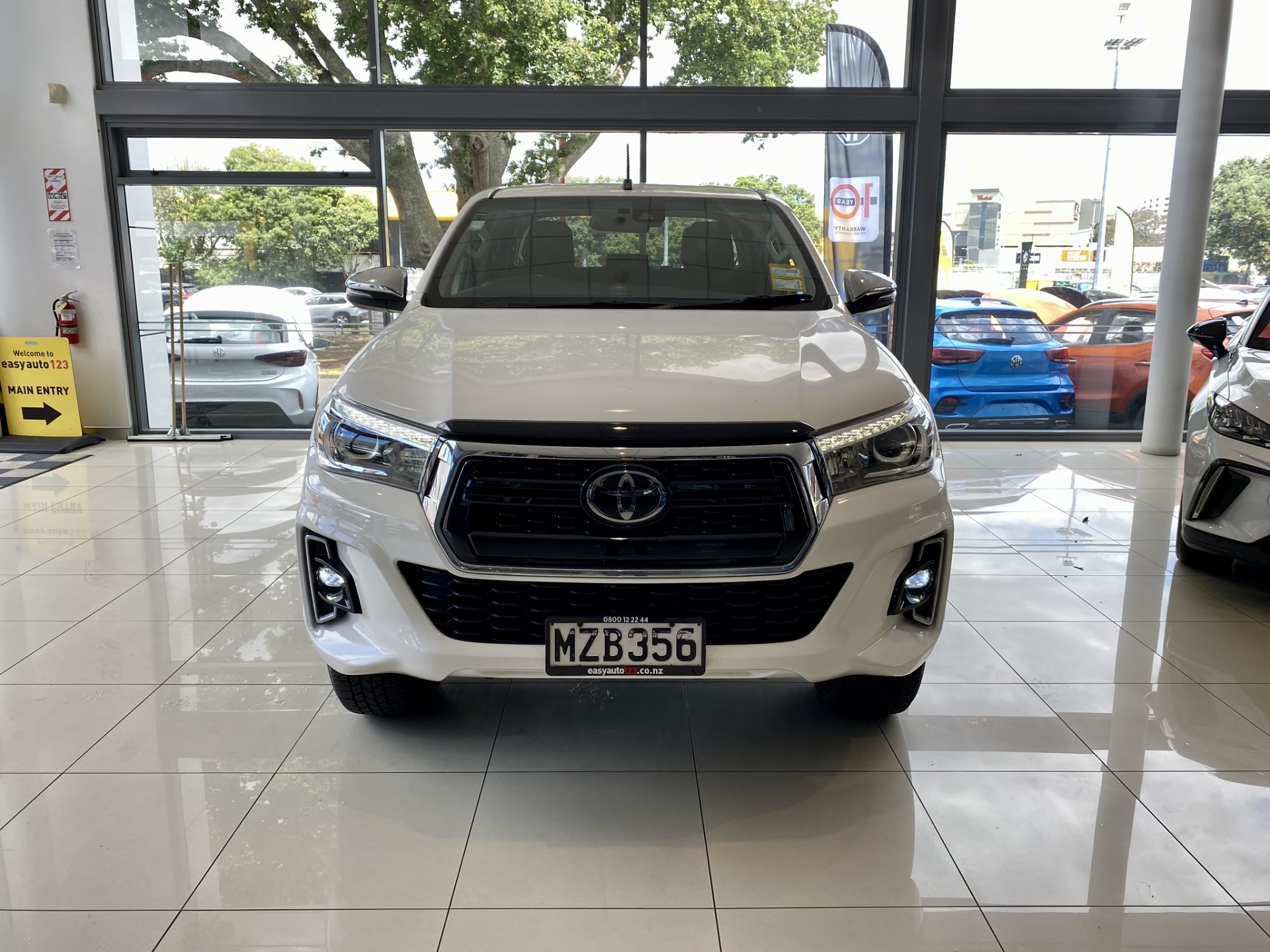 2020 Toyota Hilux Sr5 Td Dc 2.8Dt/4Wd - Image 2