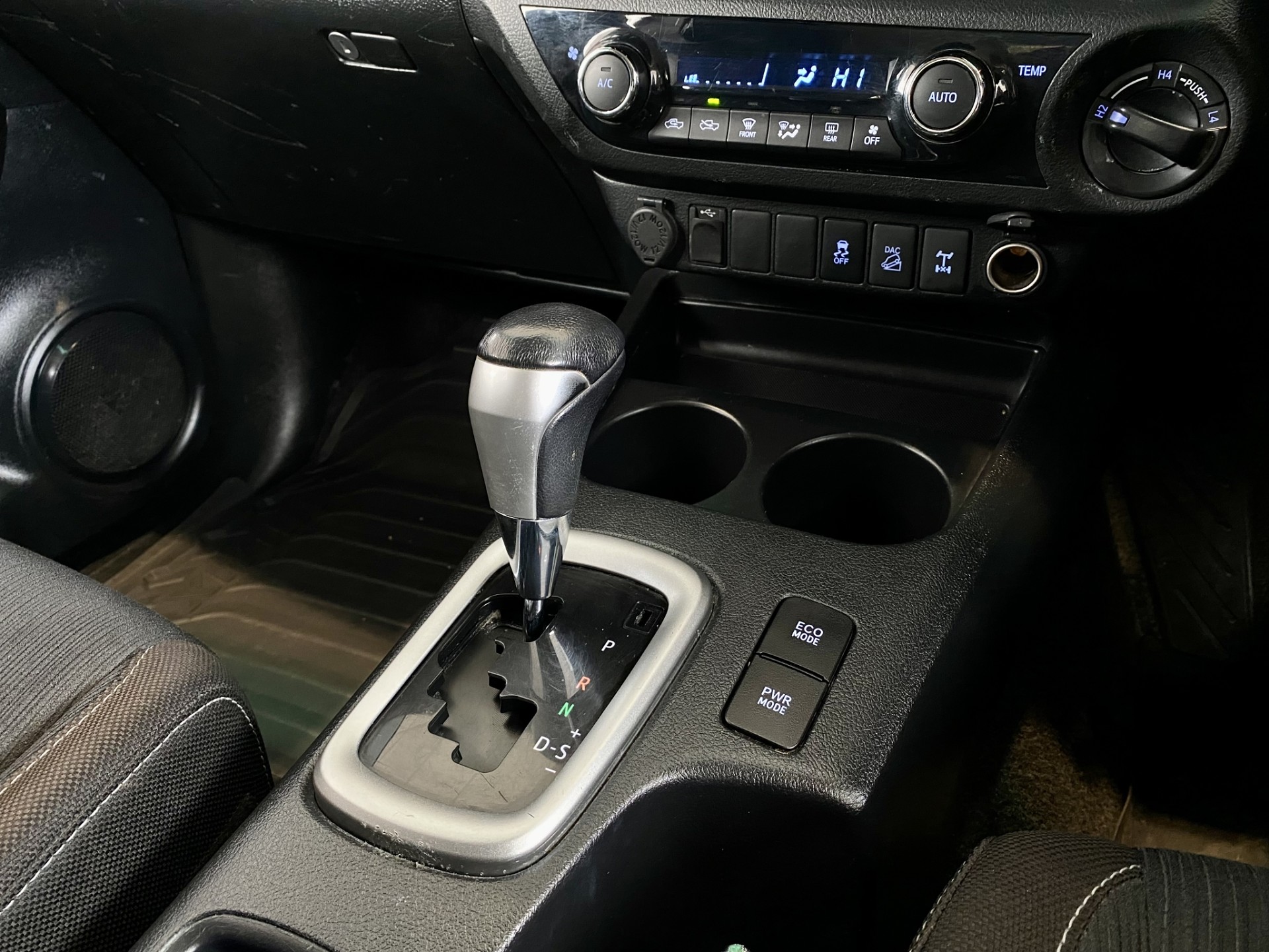 2020 Toyota Hilux Sr5 Td Dc 2.8Dt/4Wd - Image 20