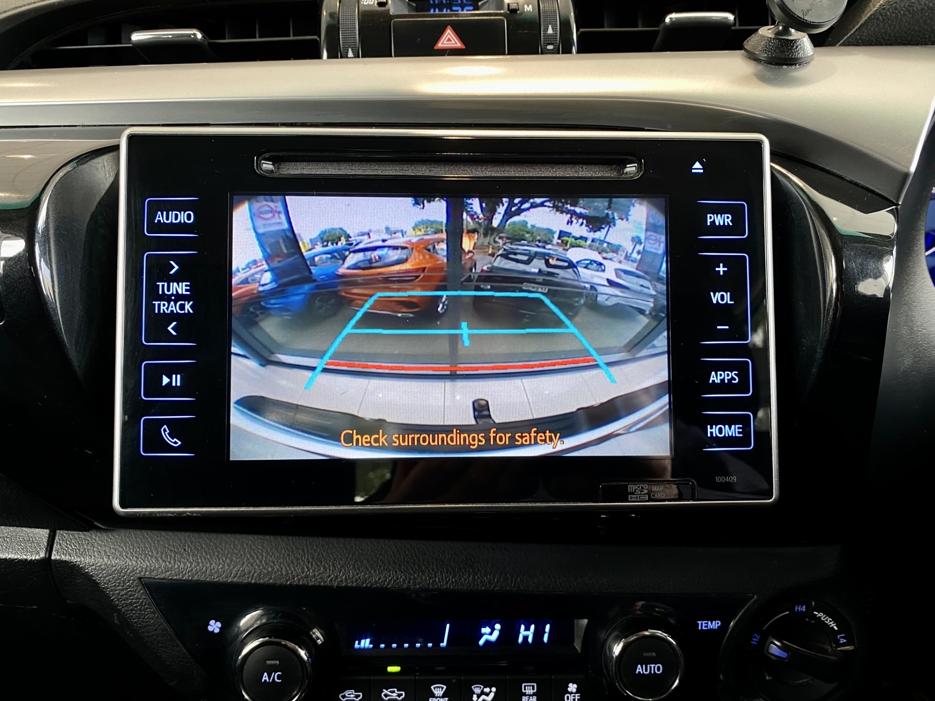 2020 Toyota Hilux Sr5 Td Dc 2.8Dt/4Wd - Image 18