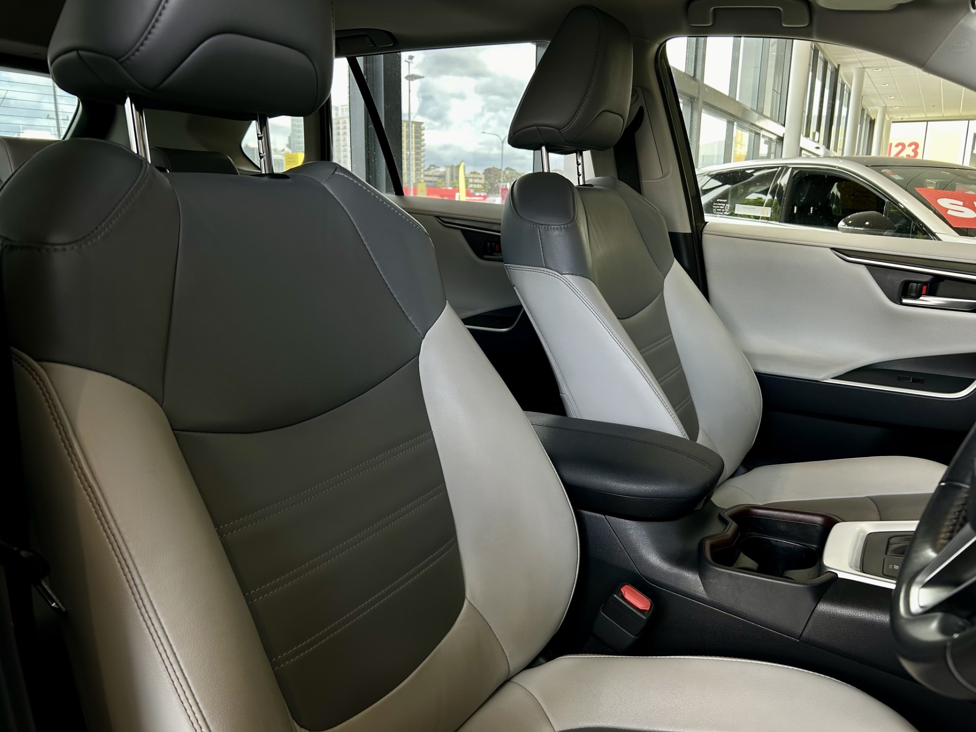 2020 Toyota RAV4 2.5L Limited 4WD NZ New - Image 12