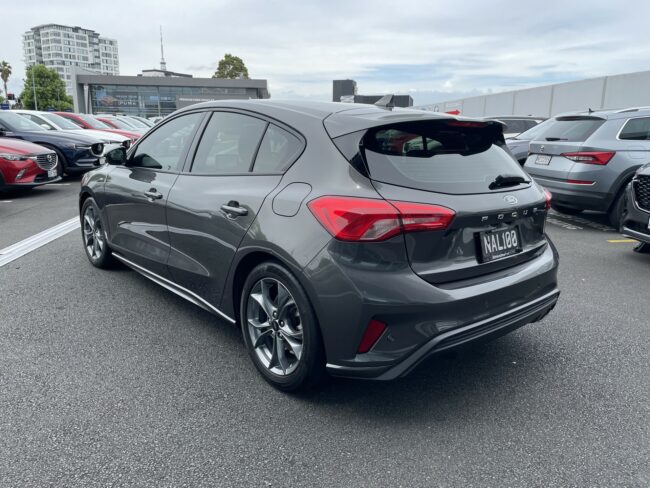 2020 Ford Focus St-Line 1.5P/8At - Image 3