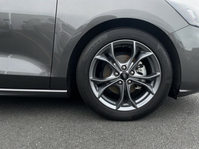 2020 Ford Focus St-Line 1.5P/8At - Image 6
