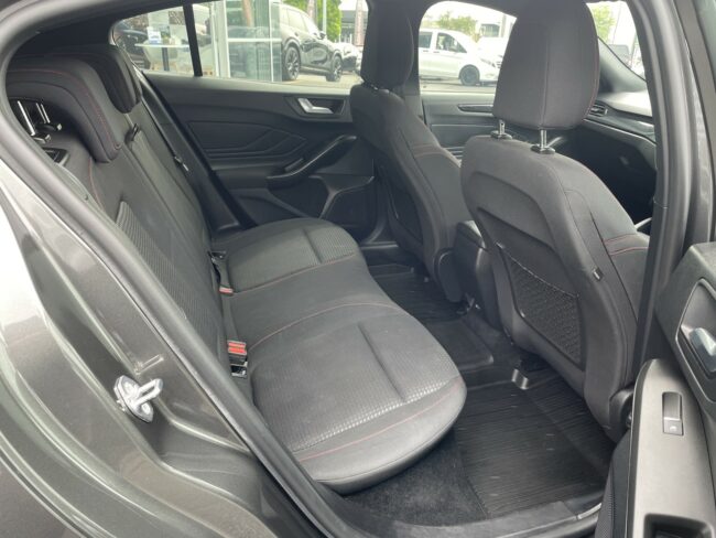 2020 Ford Focus St-Line 1.5P/8At - Image 7