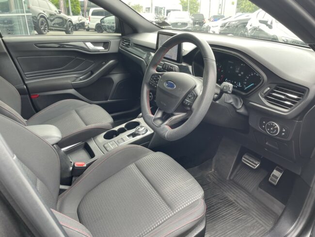 2020 Ford Focus St-Line 1.5P/8At - Image 8
