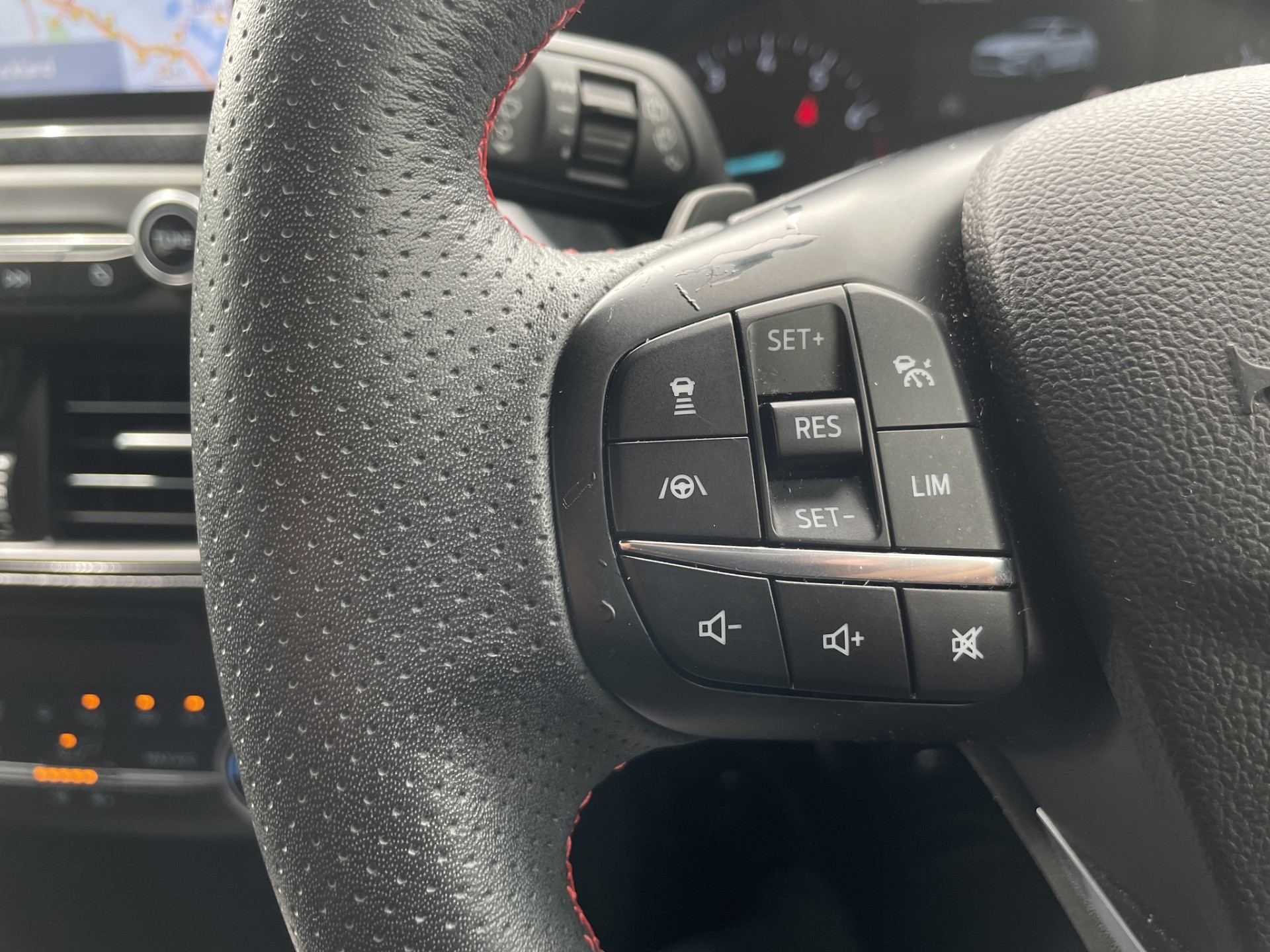 2020 Ford Focus St-Line 1.5P/8At - Image 15