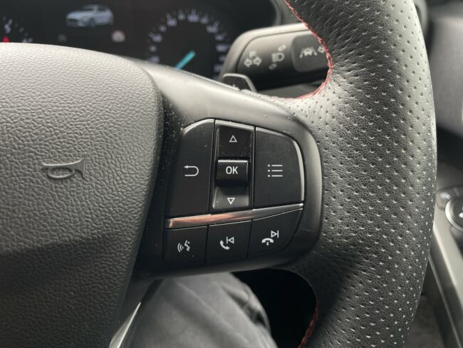 2020 Ford Focus St-Line 1.5P/8At - Image 16