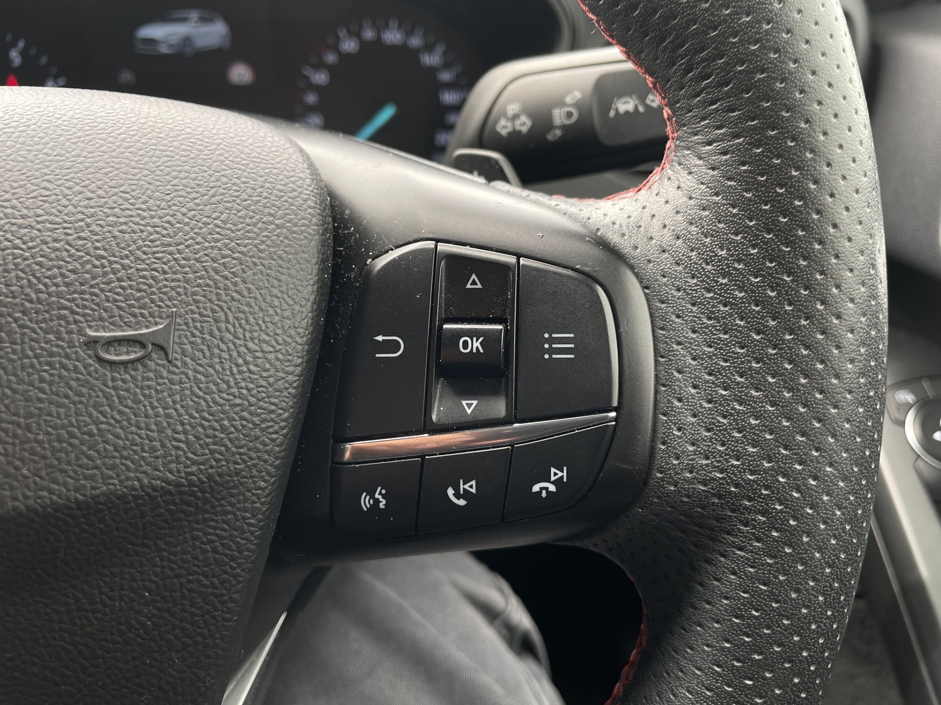 2020 Ford Focus St-Line 1.5P/8At - Image 16