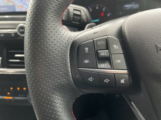 2020 Ford Focus St-Line 1.5P/8At - Image 15