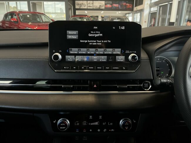 2022 Mitsubishi Outlander XLS 2.5L 4WD 7 Seat - Image 14