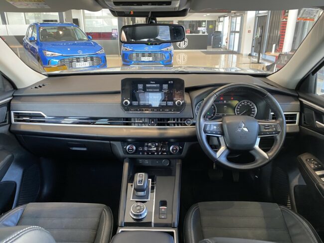 2022 Mitsubishi Outlander XLS 2.5L 4WD - Image 12