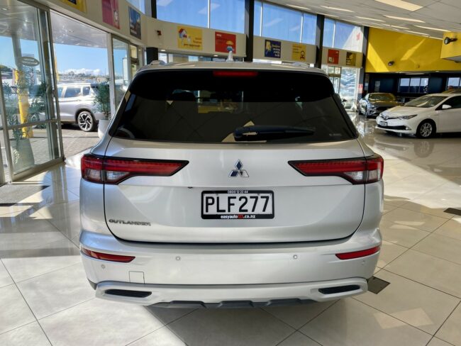 2022 Mitsubishi Outlander XLS 2.5L 4W 7 Seat NZ New - Image 7