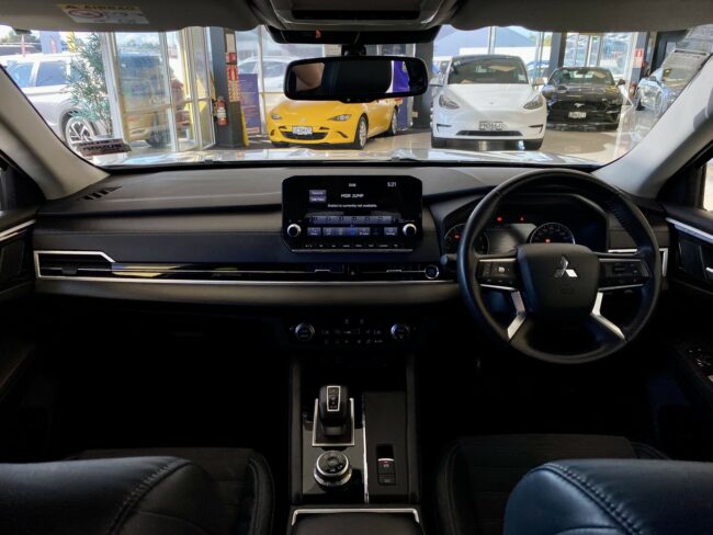 2022 Mitsubishi Outlander XLS 2.5L 4W 7 Seat NZ New - Image 17