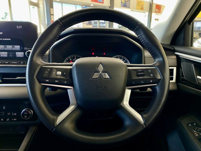 2022 Mitsubishi Outlander XLS 2.5L 4W 7 Seat NZ New - Image 18