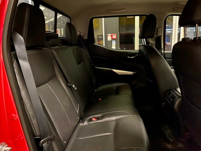 2020 Nissan Navara St-X 2.3D 4WD - Image 8