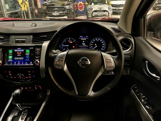 2020 Nissan Navara St-X 2.3D 4WD - Image 9