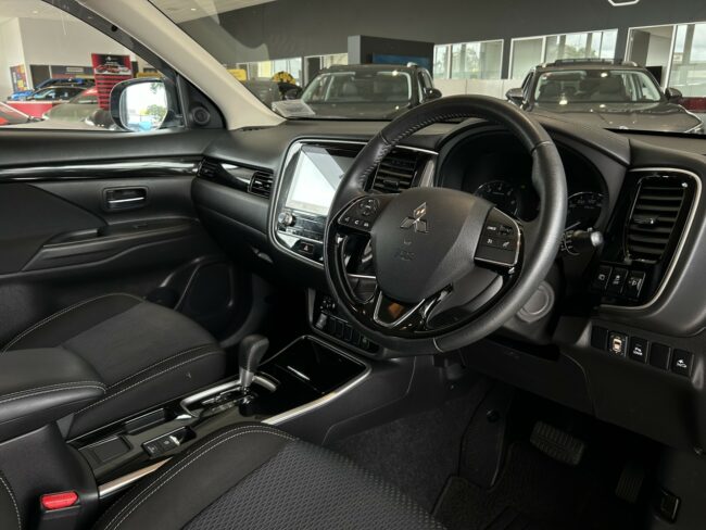 2021 Mitsubishi Outlander Ls 2.4P/Cvt - Image 9