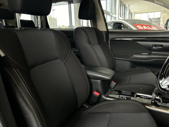 2021 Mitsubishi Outlander Ls 2.4P/Cvt - Image 10