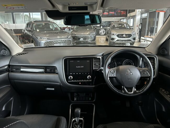 2021 Mitsubishi Outlander Ls 2.4P/Cvt - Image 12