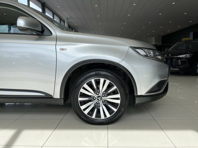 2021 Mitsubishi Outlander Ls 2.4P/Cvt - Image 5