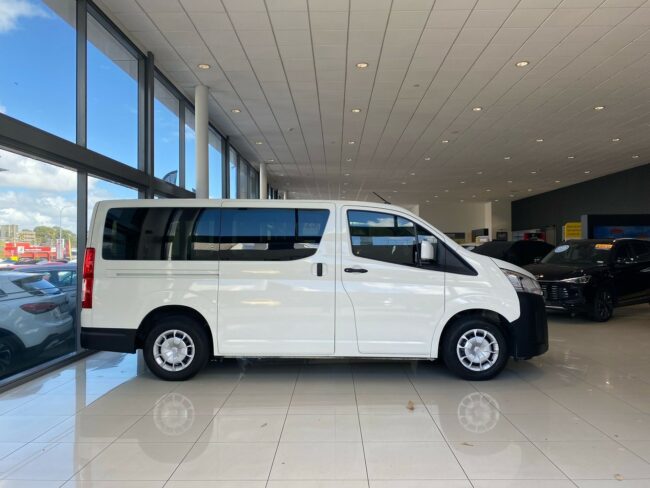 2021 Toyota Hiace Zr Gvn 2.8Dt/6At - Image 4