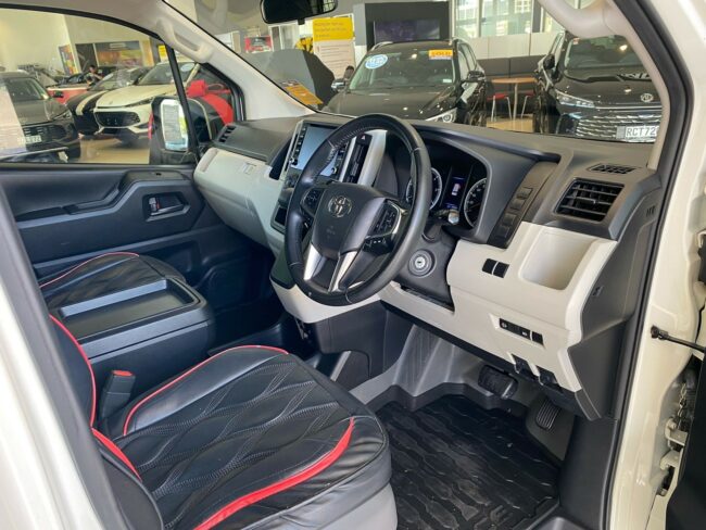 2021 Toyota Hiace Zr Gvn 2.8Dt/6At - Image 9