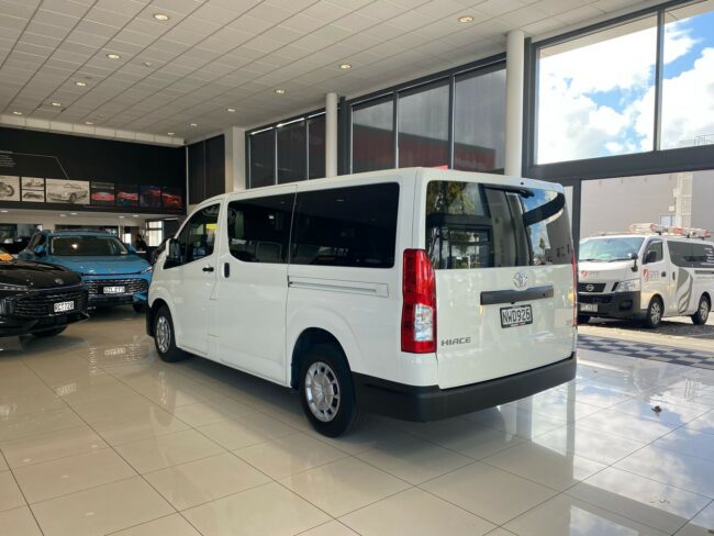2021 Toyota Hiace Zr Gvn 2.8Dt/6At - Image 6
