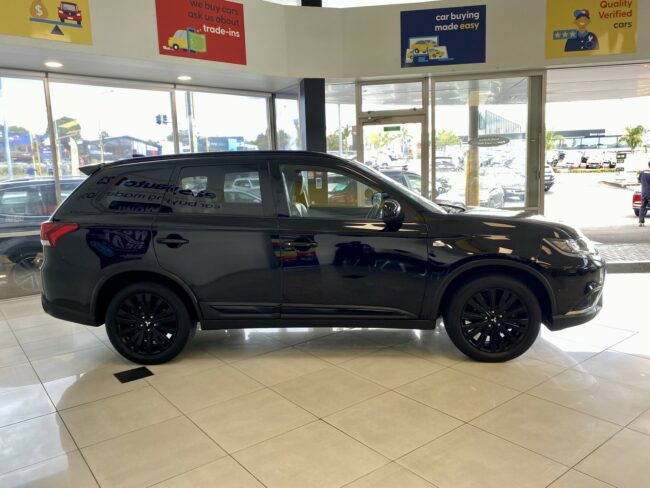 2022 Mitsubishi Outlander Sport 2.4L 4WD 7 Seat - Image 5
