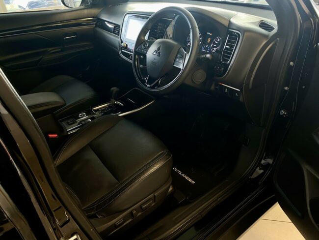 2022 Mitsubishi Outlander Sport 2.4L 4WD 7 Seat - Image 11