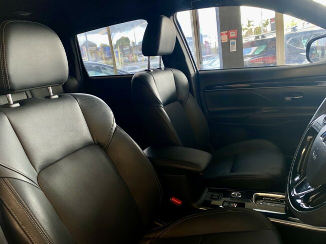 2022 Mitsubishi Outlander Sport 2.4L 4WD 7 Seat - Image 12