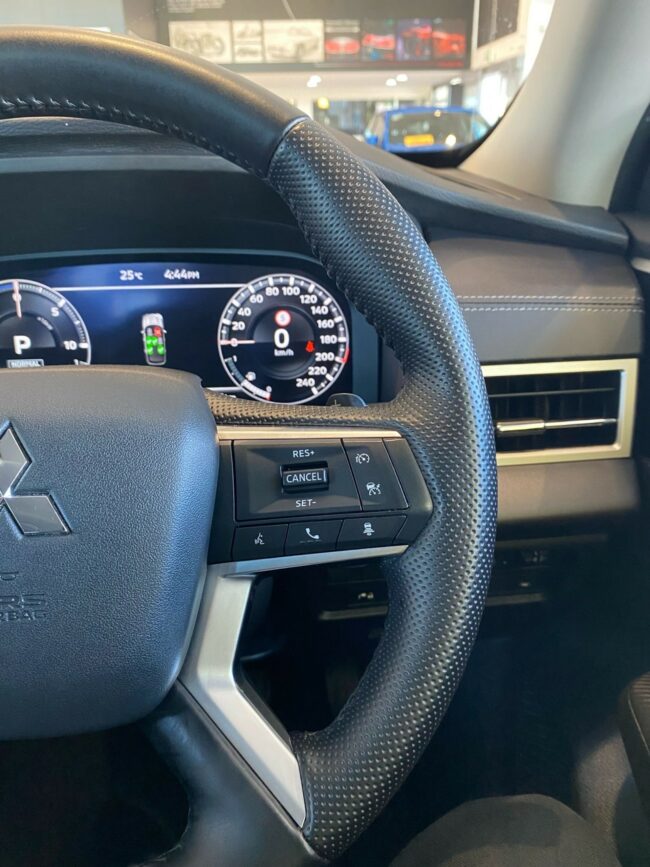 2022 Mitsubishi Outlander Xls Phev/4Wd/At - Image 14