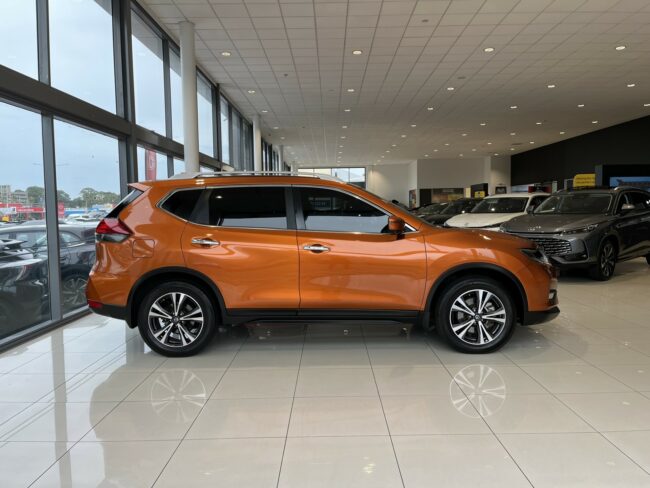 2022 Nissan X-Trail St-L 2.5P/6Cvt - Image 4