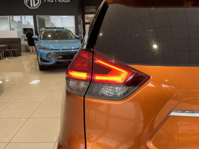 2022 Nissan X-Trail St-L 2.5P/6Cvt - Image 9