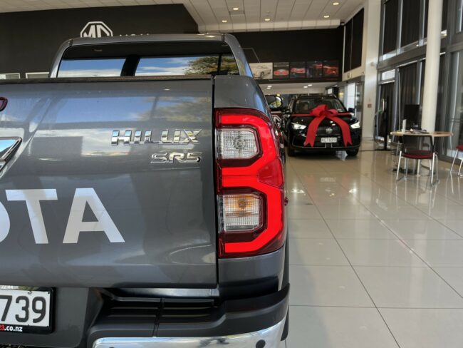 2022 Toyota Hilux Sr5 Td Dc 2.8Dt - Image 9