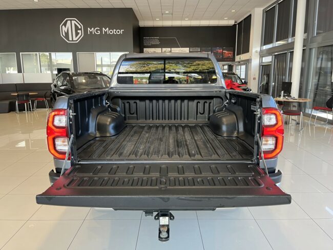 2022 Toyota Hilux Sr5 Td Dc 2.8Dt - Image 8
