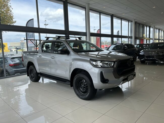 2023 Toyota Hilux Sr Td Dc 2.8Dt
