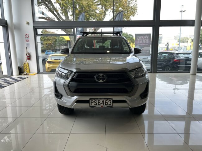 2023 Toyota Hilux Sr Td Dc 2.8Dt - Image 2