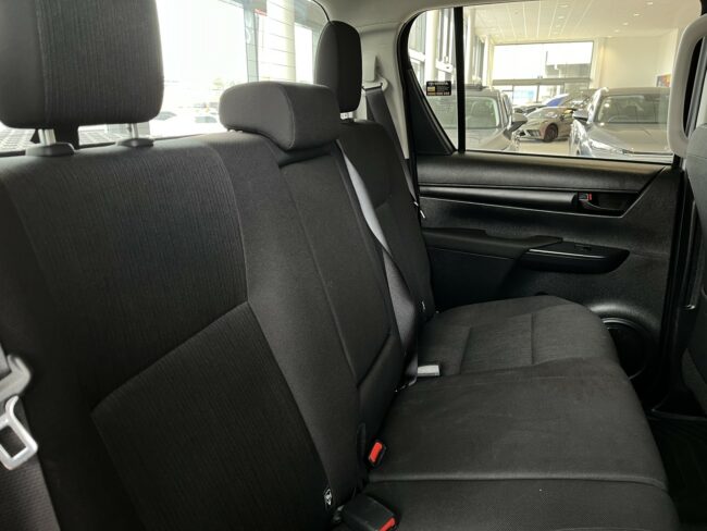 2023 Toyota Hilux Sr Td Dc 2.8Dt - Image 10
