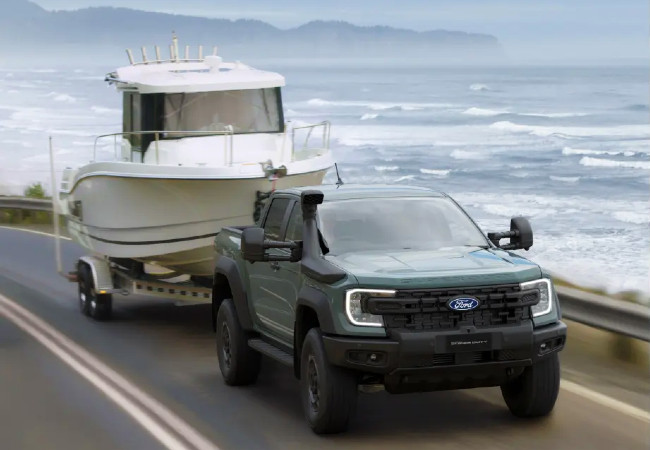 Ford Ranger Super Duty bridges the gap to heftier alternatives by providing heavy-duty capabilities in a more manageable size.