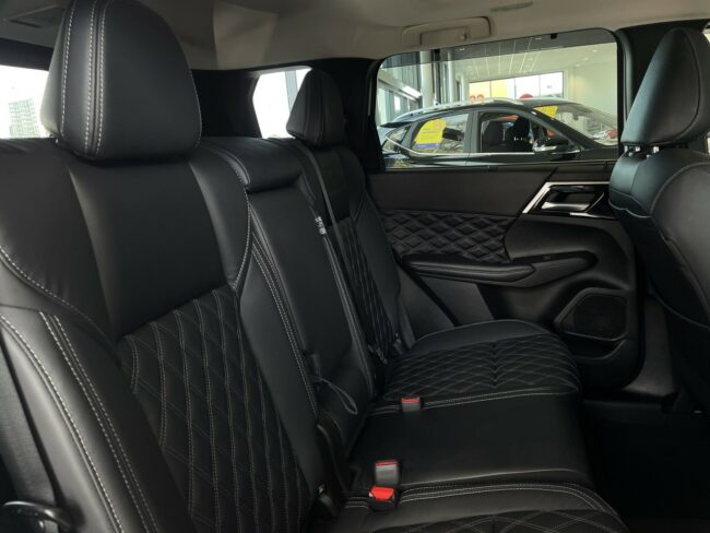 2021 Mitsubishi Outlander Vrx 2.5P/4Wd/Cvt - Image 12