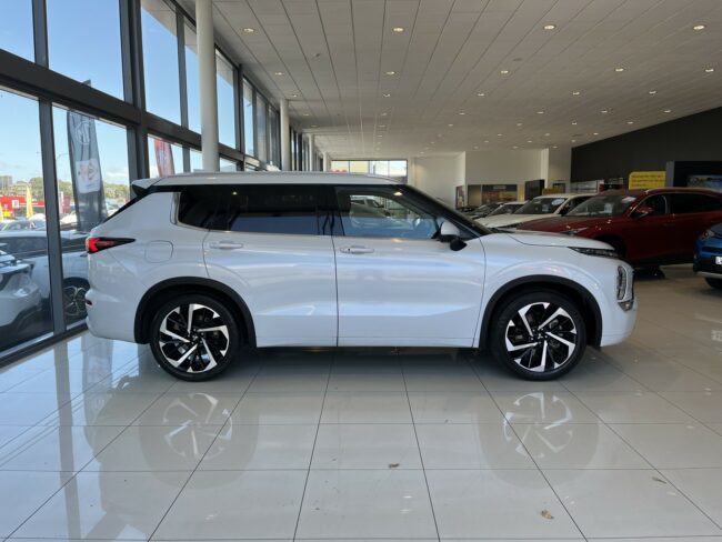 2021 Mitsubishi Outlander Vrx 2.5P/4Wd/Cvt - Image 4