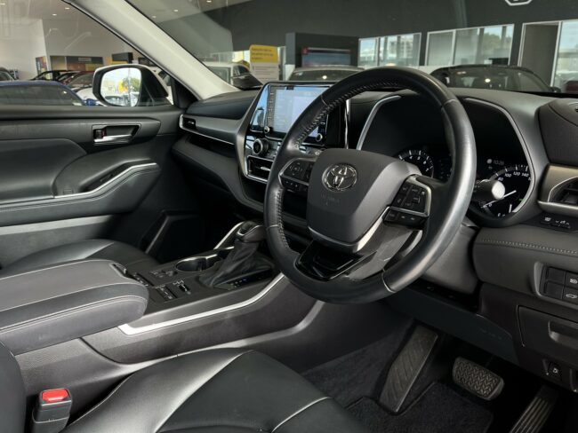 2021 Toyota Highlander Limited 3.5P 4WD - Image 11
