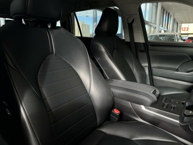 2021 Toyota Highlander Limited 3.5P 4WD - Image 12