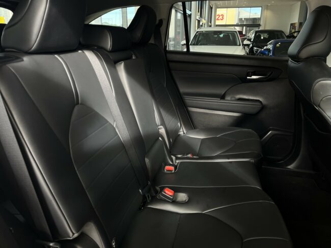 2021 Toyota Highlander Limited 3.5P 4WD - Image 13